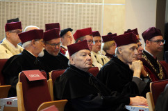 Galeria zdjęć z uroczystej inauguracji roku akademickiego na Uniwersytecie Ekonomicznym w Katowicach, w której wziął udział wicewojewoda Jan Chrząszcz.