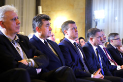 Galeria zdjęć z prezentacji Programu dla Śląska  oraz podpisania umowy w ramach programu Mieszkanie Plus w Śląskim Urzędzie Wojewódzkim /fot. A. Karendał/