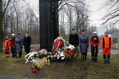 Uroczystości z okazji 12. rocznicy zawalenia się hali MTK z udziałem wicewojewody śląskiego Jana Chrząszcza.