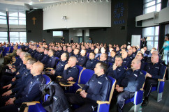 Narada roczna w Komendzie Wojewódzkiej Policji w Katowicach z udziałem wicewojewody Mariusza Trepki.