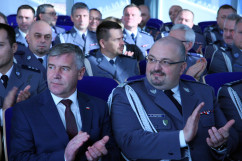 Fotogaleria z uroczystości wręczenia Medali za Długoletnią Służbę policjantom i pracownikom Policji / zdjęcie: K. Kamasiński