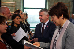 Uroczystość wręczenia aktów nadania stopnia nauczyciela dyplomowanego z udziałem wicewojewody śląskiego Mariusza Trepki.