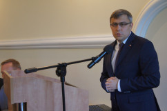 Fotogaleria z sesji Rady Powiatu Gliwickiego z udziałem Wojewody Śląskiego i Dyrektora Generalnego ŚUW, podczas której podpisane zostało porozumienie o utworzeniu Klastra Energii.