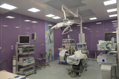 Galeria zdjęć z przekazania przez wojewodę Jarosława Wieczorka aparatury i sprzętu medycznego do Szpitala Specjalistycznego nr 2 w Bytomiu /fot. A. Kucharzewska/