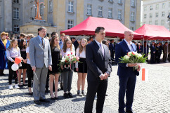 Galeria zdjęć z wojewódzkich obchodów Święta Narodowego Trzeciego Maja oraz 97. rocznicy wybuchu III powstania śląskiego /fot. A. Księżnik, A. Karendał/