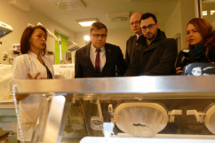 Galeria zdjęć z przekazania przez wojewodę Jarosława Wieczorka aparatury i sprzętu medycznego do Szpitala Specjalistycznego nr 2 w Bytomiu /fot. A. Kucharzewska/
