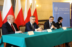 Galeria zdjęć z konferencji poświęconej realizacji programu 