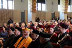 Galeria zdjęć z uroczystej inauguracji roku akademickiego na Uniwersytecie Ekonomicznym w Katowicach, w której wziął udział wicewojewoda Jan Chrząszcz.