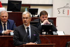 Galeria ze zdjęciami z wyjazdowego posiedzenia Komisji Sejmowej ds. Unii Europejskiej, a także konferencji prasowej podsumowującej obrady.  W wydarzeniu uczestniczył wojewoda Jarosław Wieczorek /fot. A. Karendał/