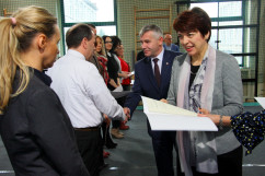 Uroczystość wręczenia aktów nadania stopnia nauczyciela dyplomowanego z udziałem wicewojewody śląskiego Mariusza Trepki.