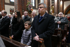Galeria zdjęć z uroczystości przyjęcia święceń biskupich przez ks. Andrzeja Iwaneckiego w Gliwicach, w której wziął udział wojewoda Jarosław Wieczorek /fot. A. Kucharzewska/