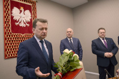 Galeria zdjęć ze spotkania wojewodów z byłym i obecnym szefem MSWiA w Warszawie /fot. MSWiA/