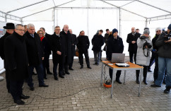 Galeria zdjęć z wizyty roboczej w powiecie żywieckim ministrów Polski i Słowacji odpowiedzialnych za infrastrukturę i transport, w której uczestniczył wicewojewoda Jan Chrząszcz /fot. A. Karendał/