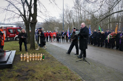 Uroczystości z okazji 12. rocznicy zawalenia się hali MTK z udziałem wicewojewody śląskiego Jana Chrząszcza.