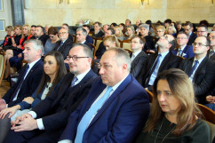 Galeria zdjęć z obchodów jubileuszu 25-lecia istnienia Stałego Sądu Polubownego w Katowicach, w których udział wziął wicewojewoda śląski Mariusz Trepka.