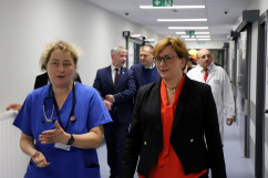 Fotogaleria składająca się z 34 zdjęć z uroczystości podpisania umowy na dofinansowanie GCZD / zdjęcia: K. Kamasiński