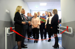 Otwarcie nowego bloku operacyjne w szpitalu w Wodzisławiu Śląskim z udziałem wicewojewody Mariusza Trepki.