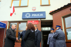 Galeria ze zdjęciami  z otwarcia nowego posterunku w Gołkowicach z udziałem wicewojewody Mariusza Trepki /fot. K. Kamasiński/