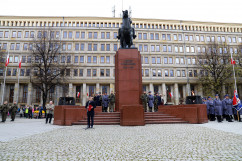 Galeria ze zdjęciami z wojewódzkich obchodów Święta Niepodległości w Katowicach z udziałem m.in. wojewody Jarosława Wieczorka /fot. A. Karendał/