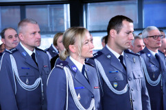 Fotogaleria z uroczystości wręczenia Medali za Długoletnią Służbę policjantom i pracownikom Policji / zdjęcie: K. Kamasiński