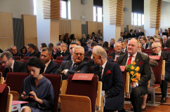 Galeria zdjęć z uroczystej inauguracji roku akademickiego na Uniwersytecie Ekonomicznym w Katowicach, w której wziął udział wicewojewoda Jan Chrząszcz.