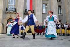Galeria zdjęć z wojewódzkich obchodów Święta Narodowego Trzeciego Maja oraz 97. rocznicy wybuchu III powstania śląskiego /fot. A. Księżnik, A. Karendał/