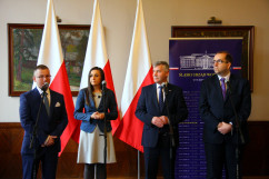 Galeria zdjęć z obchodów jubileuszu 25-lecia istnienia Stałego Sądu Polubownego w Katowicach, w których udział wziął wicewojewoda śląski Mariusz Trepka.