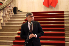 Galeria zdjęć z uroczystości wręczenia odznaczeń państwowych przez wojewodę Jarosława Wieczorka /fot. A. Karendał/
