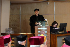 Galeria zdjęć z uroczystej inauguracji roku akademickiego na Uniwersytecie Ekonomicznym w Katowicach, w której wziął udział wicewojewoda Jan Chrząszcz.