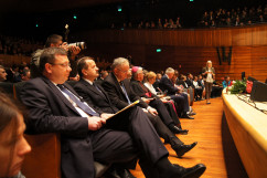 Fotogaleria z 50. inauguracji roku akademickiego Uniwersytetu Śląskiego, w której uczestniczył m.in. wojewoda śląski Jarosław Wieczorek, wicepremier Jarosław Gowin i sekretarz stanu w Ministerstwie Sprawiedliwości  Michał Wójcik.