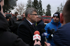 Zdjęcia z uroczystości zakończenia budowy kolejnego etapu wodociągu dla gminy Koniecpol z udziałem wojewody Jarosława Wieczorka i wicewojewody Mariusza Trepki.