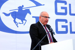 Fotogaleria z uroczystości, podczas której zapowiedziano powstanie nowego zakładu produkcji szkła w Częstochowie. Udział w niej wziął wiceminister rozwoju Tadeusz Kościński i wicewojewoda śląski Mariusz Trepka.