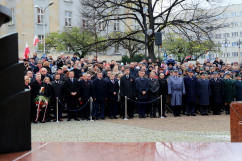 Galeria ze zdjęciami z wojewódzkich obchodów Święta Niepodległości w Katowicach z udziałem m.in. wojewody Jarosława Wieczorka /fot. A. Karendał/