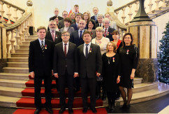 Galeria zdjęć z uroczystości wręczenia odznaczeń państwowych przez wojewodę Jarosława Wieczorka /fot. A. Karendał/