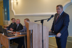 Fotogaleria z sesji Rady Powiatu Gliwickiego z udziałem Wojewody Śląskiego i Dyrektora Generalnego ŚUW, podczas której podpisane zostało porozumienie o utworzeniu Klastra Energii.