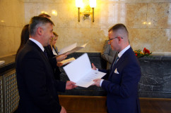 Galeria zdjęć z obchodów jubileuszu 25-lecia istnienia Stałego Sądu Polubownego w Katowicach, w których udział wziął wicewojewoda śląski Mariusz Trepka.