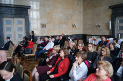 Fotogaleria przedstawia inauguracyjne warsztaty dla pracowników inspekcji ochrony roślin i nasiennictwa oraz inspekcji sanitarnej, które w imieniu Wojewody Śląskiego otworzył Dyrektor Generalny ŚUW.