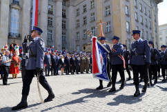 Galeria zdjęć z wojewódzkich obchodów Święta Narodowego Trzeciego Maja oraz 97. rocznicy wybuchu III powstania śląskiego /fot. A. Księżnik, A. Karendał/