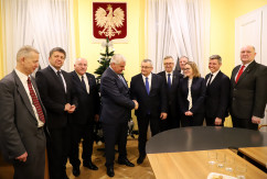 Galeria zdjęć z wizyty roboczej w powiecie żywieckim ministrów Polski i Słowacji odpowiedzialnych za infrastrukturę i transport, w której uczestniczył wicewojewoda Jan Chrząszcz /fot. A. Karendał/