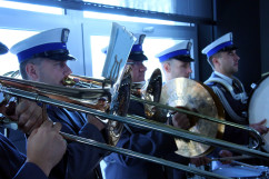 Fotogaleria z uroczystości wręczenia Medali za Długoletnią Służbę policjantom i pracownikom Policji / zdjęcie: K. Kamasiński