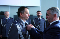 Fotogaleria z uroczystości wręczenia Medali za Długoletnią Służbę policjantom i pracownikom Policji / zdjęcie: K. Kamasiński