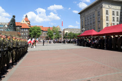 Galeria zdjęć z wojewódzkich obchodów Święta Narodowego Trzeciego Maja oraz 97. rocznicy wybuchu III powstania śląskiego /fot. A. Księżnik, A. Karendał/