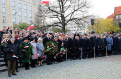 Galeria ze zdjęciami z wojewódzkich obchodów Święta Niepodległości w Katowicach z udziałem m.in. wojewody Jarosława Wieczorka /fot. A. Karendał/