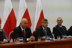 Zdjęcia z wizyty ministra spraw wewnętrznych i administracji Joachima Brudzińskiego w Katowicach.