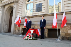 Galeria zdjęć z obchodów 8. rocznicy katastrofy lotniczej pod Smoleńskiem w województwie śląskim