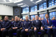 Galeria ze zdjęciami z konferencji z udziałem wicewojewody Mariusza Trepki, która odbyła się z okazji 95. Rocznicy utworzenia Policji Województwa Śląskiego i powrotu części Górnego Śląska do Polski /fot. K. Kamasiński/