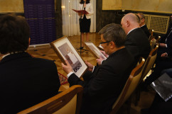 Zdjęcia z uroczystego odsłonięcia znaczka pocztowego Dziewięciu z 