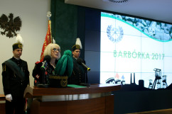 Fotogaleria z uroczystości barbórkowych w Głównym Instytucie Górnictwa z udziałem wojewody śląskiego.