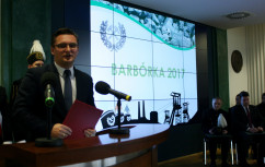 Fotogaleria z uroczystości barbórkowych w Głównym Instytucie Górnictwa z udziałem wojewody śląskiego.