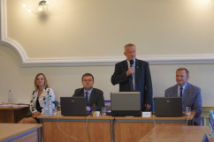 Fotogaleria z sesji Rady Powiatu Gliwickiego z udziałem Wojewody Śląskiego i Dyrektora Generalnego ŚUW, podczas której podpisane zostało porozumienie o utworzeniu Klastra Energii.